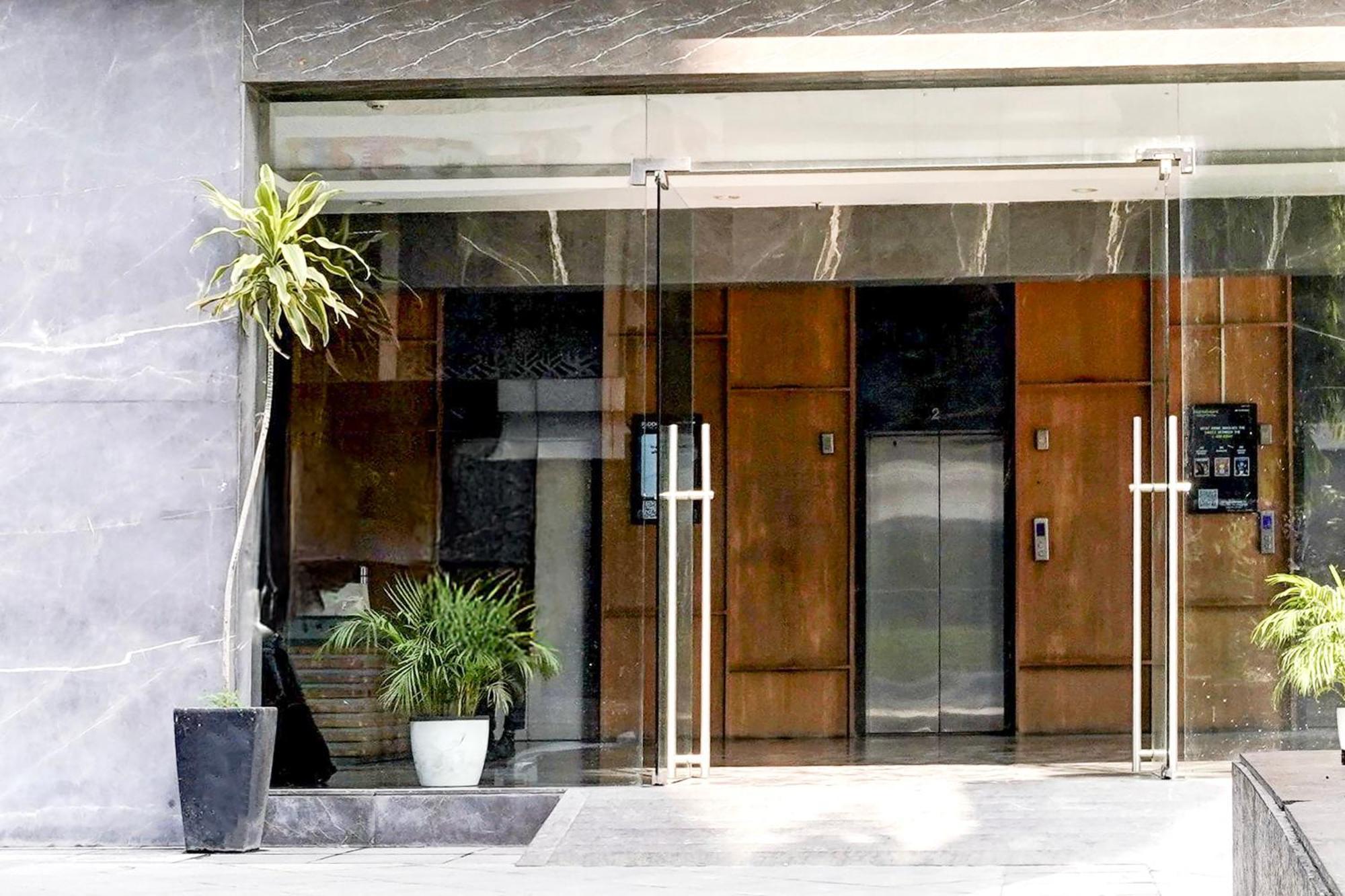 Super Townhouse Pbg Mall Vashi Turambhe Exteriér fotografie