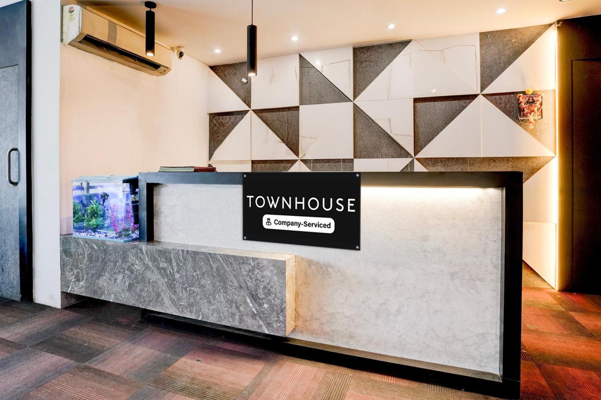 Super Townhouse Pbg Mall Vashi Turambhe Exteriér fotografie